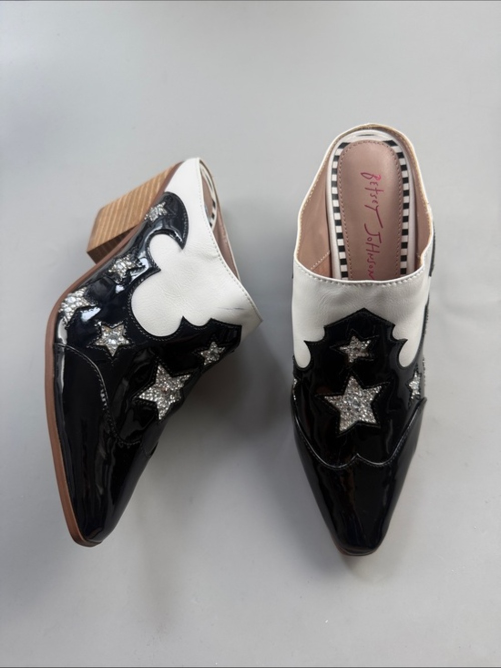 Betsey Johnson Dennis Western Cowboy Mules Patent Rhinestone Stars Festival 7.5